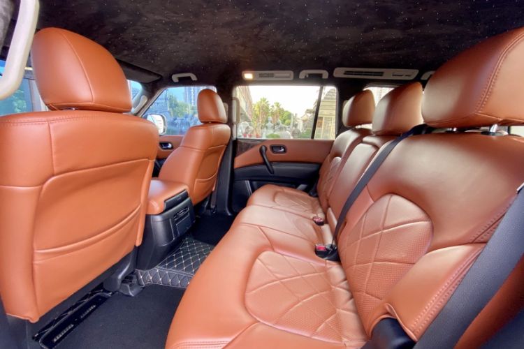 Used Nissan Patrol 2019 Y62 4.0L SE-T1 Middle East Interior 5