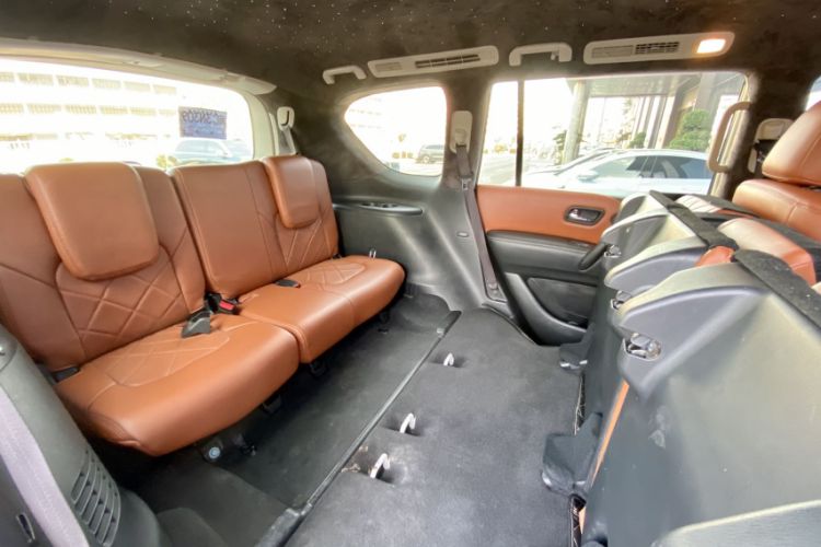 Used Nissan Patrol 2019 Y62 4.0L SE-T1 Middle East Interior 7