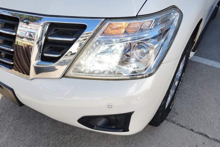 Used Nissan Patrol 2019 Y62 4.0L SE-T1 Middle East Left Front Headlight