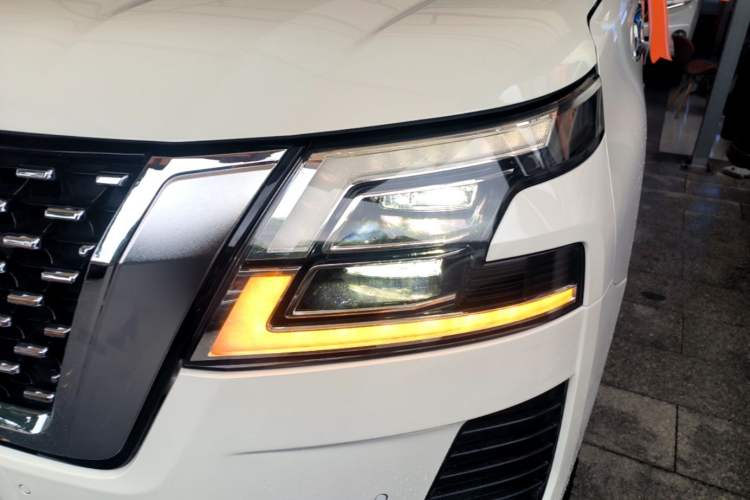 Used Nissan Patrol 2019 Y62 4.0L SE-T1 Middle East Left Front Headlight