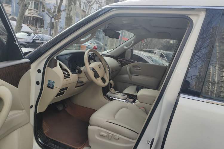 Used Nissan Patrol 2019 Y62 4.0L SE-T2 Middle East Left Front Seat