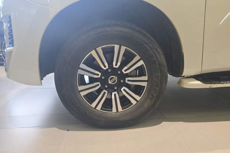 Used Nissan Patrol 2019 Y62 4.0L SE-T1 Middle East Left Front Wheel Hub