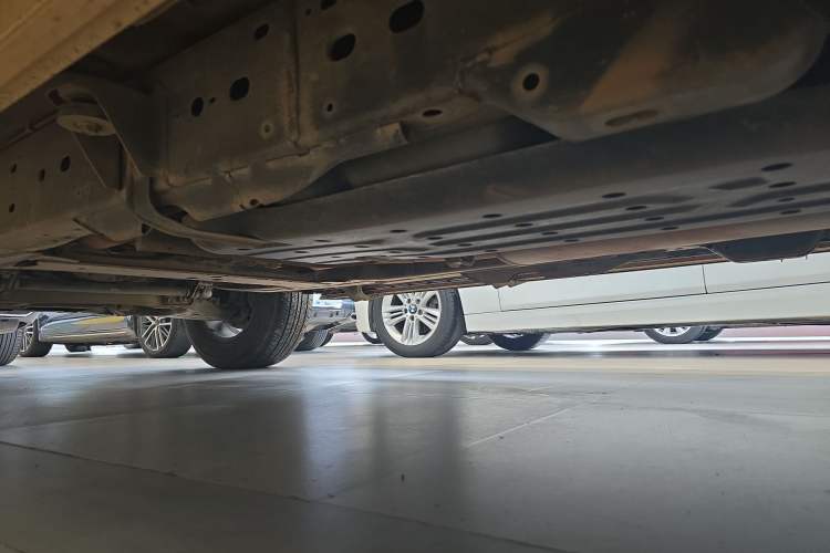Used Nissan Patrol 2019 Y62 4.0L SE-T1 Middle East Left Side Sill
