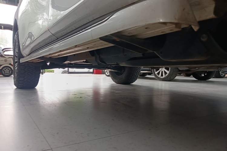 Used Nissan Patrol 2019 Y62 4.0L SE-T1 Middle East Left Side Sill