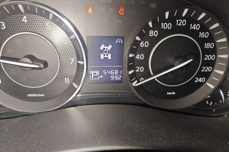 Used Nissan Patrol 2019 Y62 4.0L SE-T1 Middle East Odometer Close Up