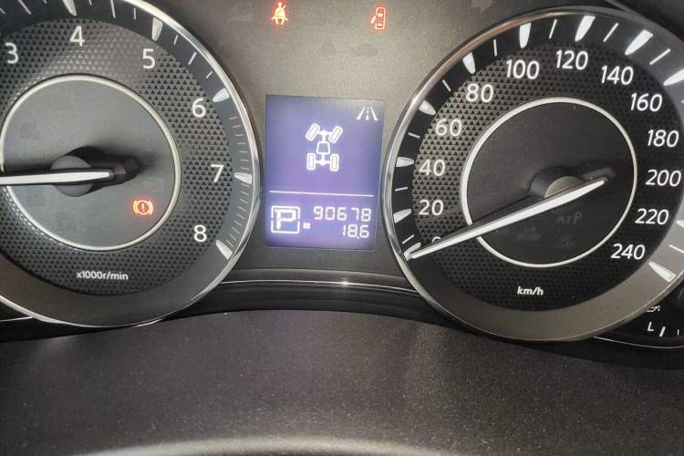 Used Nissan Patrol 2019 Y62 4.0L SE-T1 Middle East Odometer Close Up