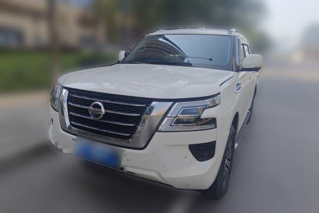 Ojetý Nissan Patrol Tulai 4.0L 7-seater Middle East specification, parallel import