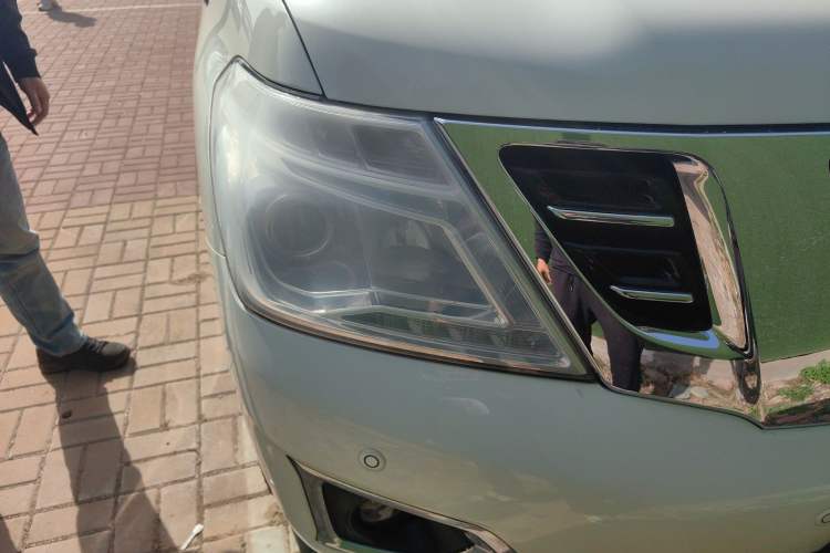 Used Nissan Patrol 2019 Y62 4.0L SE-T1 Middle East Right Front Headlight