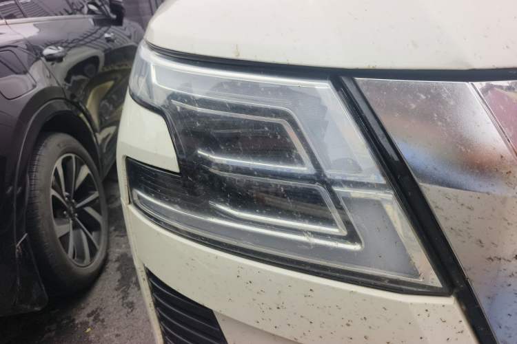 Used Nissan Patrol  Right Front Headlight