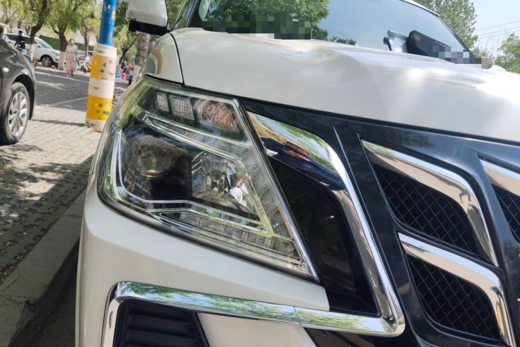 Used Nissan Patrol 2019 Y62 4.0L SE-T1 Middle East Right Front Headlight