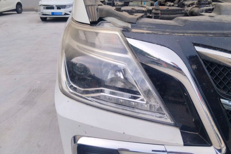 Used Nissan Patrol  Right Front Headlight