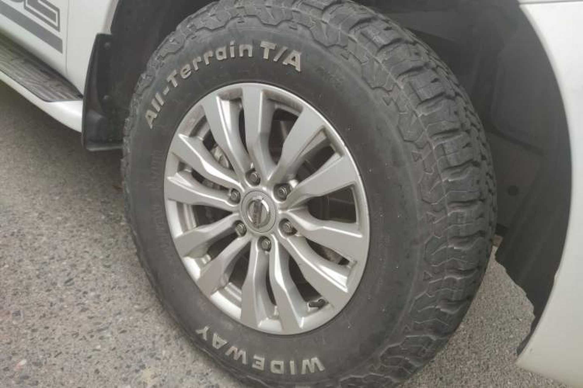 Used Nissan Patrol  Right Front Wheel Hub