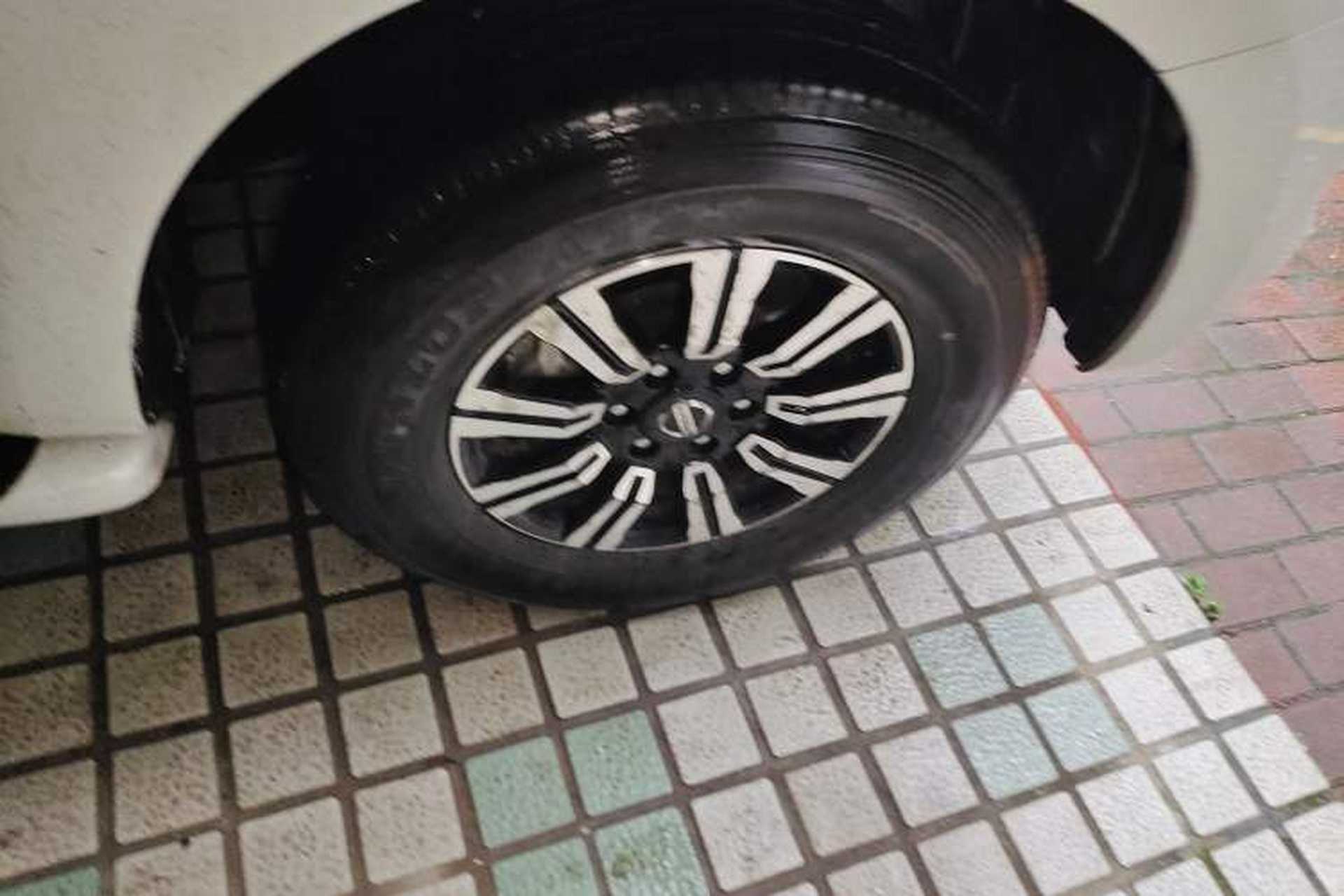 Used Nissan Patrol  Right Front Wheel Hub