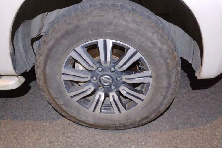 Used Nissan Patrol  Right Front Wheel Hub