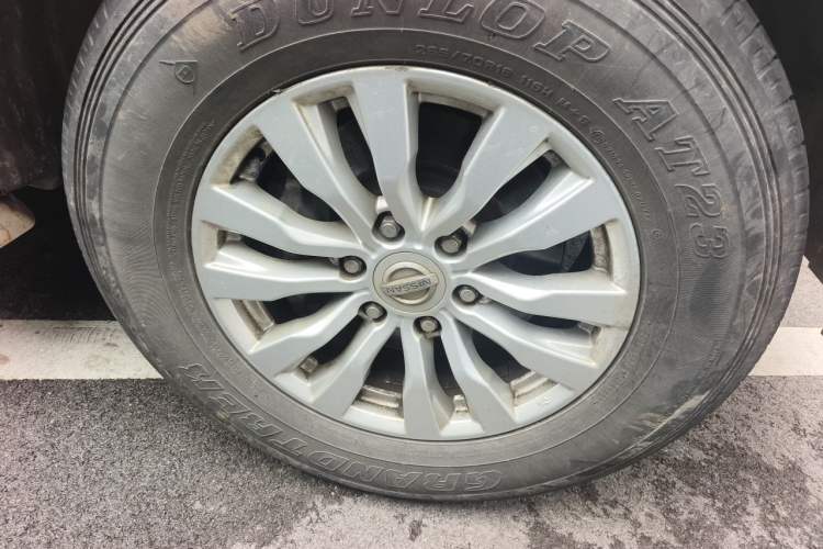 Used Nissan Patrol  Right Front Wheel Hub