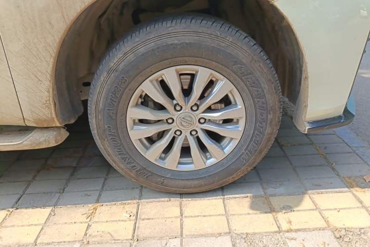Used Nissan Patrol  Right Front Wheel Hub