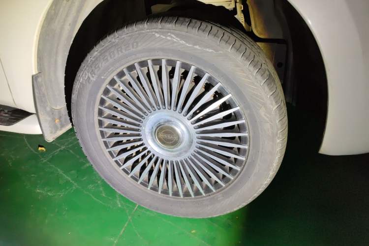 Used Nissan Patrol 2019 Y62 4.0L SE-T1 Middle East Right Front Wheel Hub