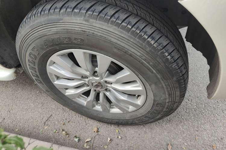 Used Nissan Patrol 2019 Y62 4.0L SE OPT with 18-inch Wheels – Middle East Right Front Wheel Hub