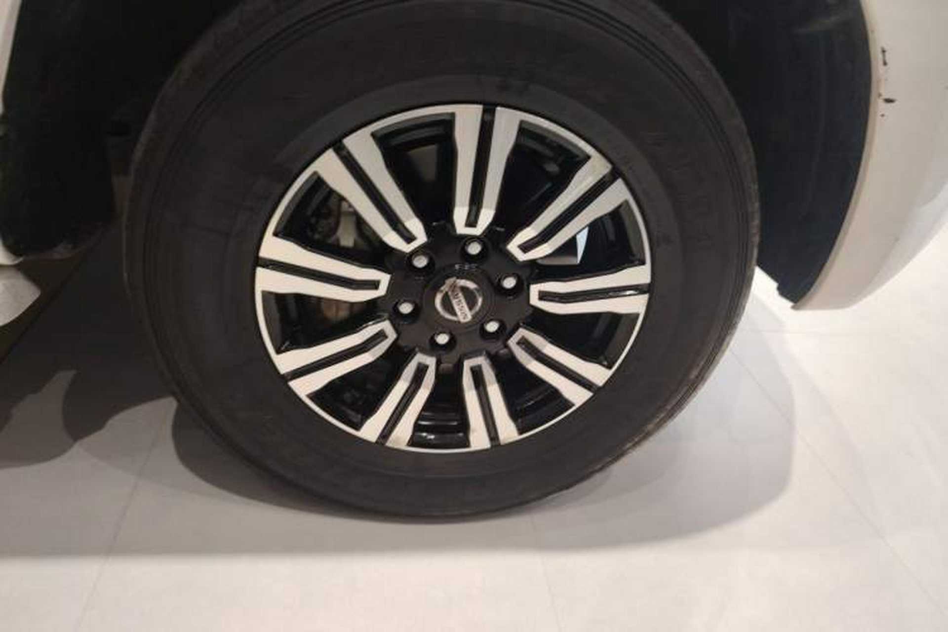 Used Nissan Patrol  Right Front Wheel Hub