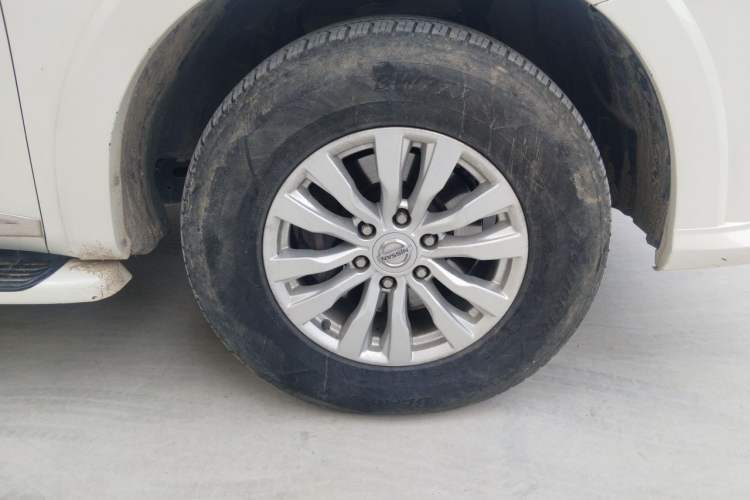 Used Nissan Patrol  Right Front Wheel Hub