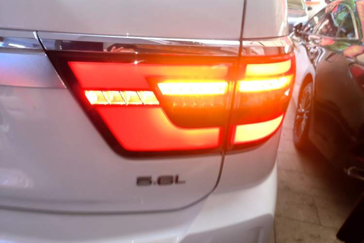 Used Nissan Patrol 2019 Y62 4.0L SE-T1 Middle East Right Rear Taillight