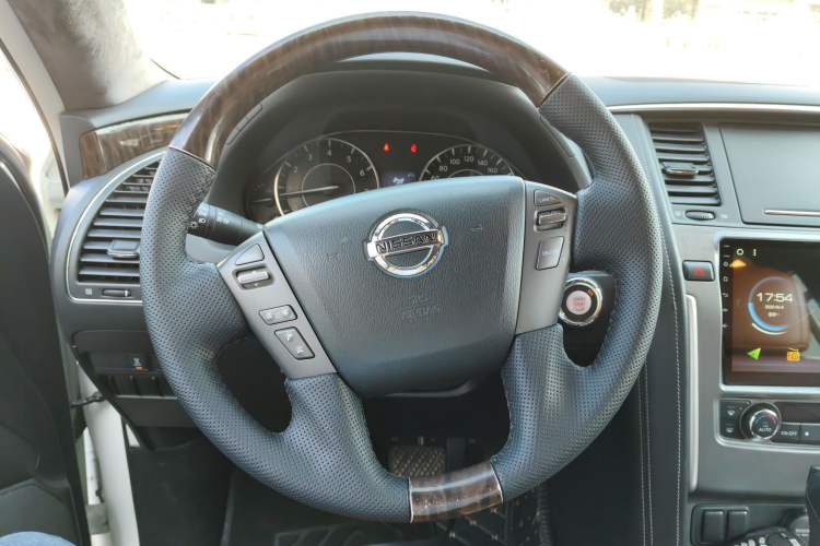 Used Nissan Patrol 2019 Y62 4.0L SE-T1 Middle East Steering Wheel