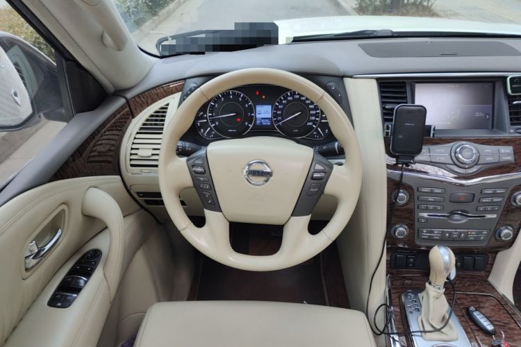 Used Nissan Patrol 2019 Y62 4.0L SE OPT with 18-inch Wheels – Middle East Steering Wheel
