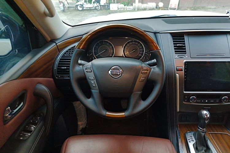 Used Nissan Patrol 2019 Y62 4.0L SE-T1 Middle East Steering Wheel