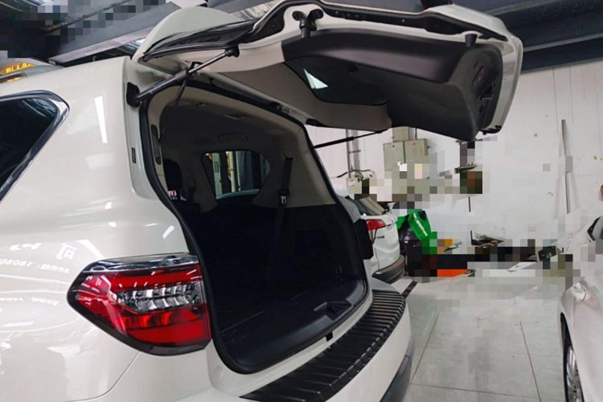 Used Nissan Patrol 2019 5.6L XE Middle East Trunk