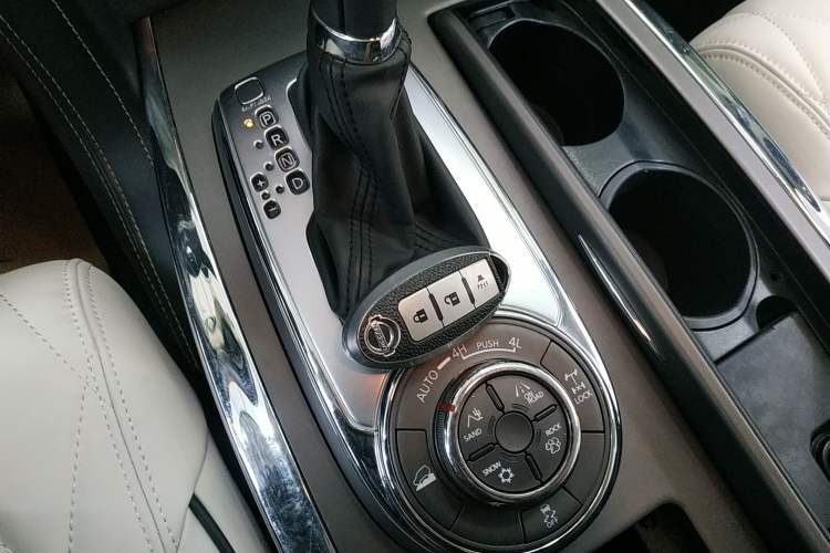 Used Nissan Patrol 2019 Y62 4.0L SE-T1 Middle East Vehicle Key