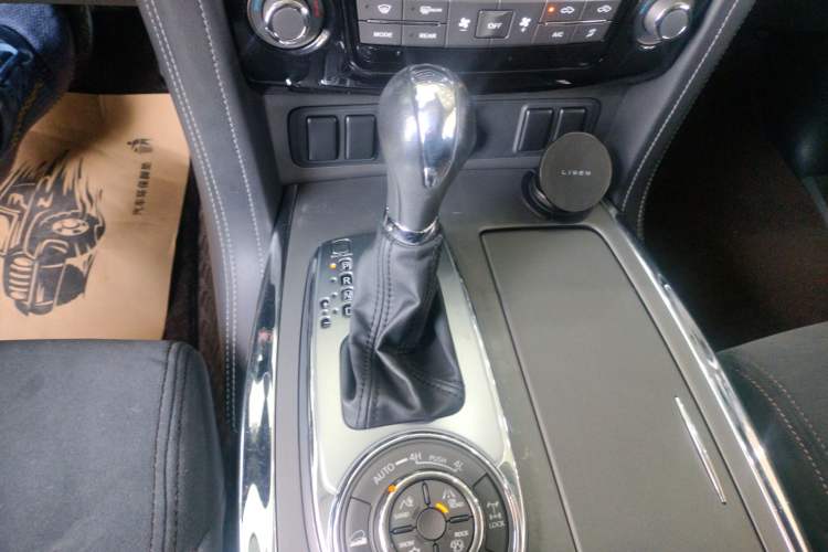Used Nissan Patrol 2020 Y62 4.0 XE Middle East Gear Lever