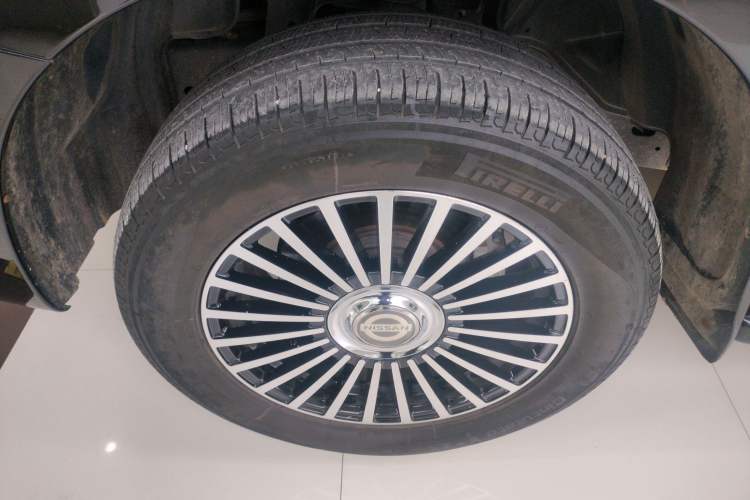 Used Nissan Patrol 2020 Y62 4.0 XE Middle East Left Front Wheel Hub