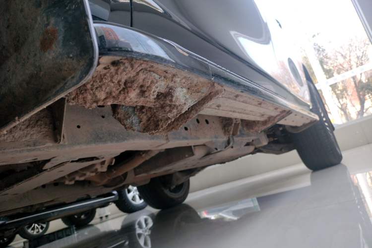 Used Nissan Patrol 2020 Y62 4.0 XE Middle East Left Side Sill