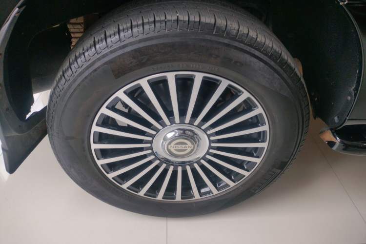 Used Nissan Patrol 2020 Y62 4.0 XE Middle East Right Rear Wheel Hub