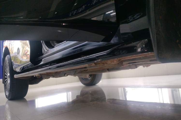 Used Nissan Patrol 2020 Y62 4.0 XE Middle East Right Side Sill