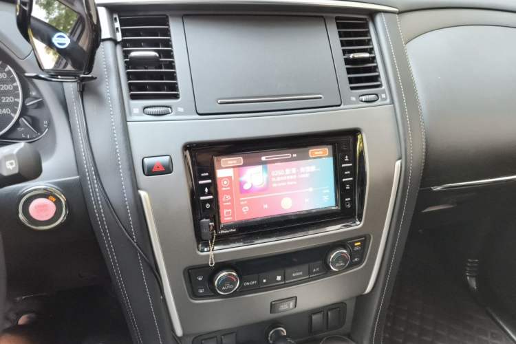 Used Nissan Patrol  Audio And AC Panel