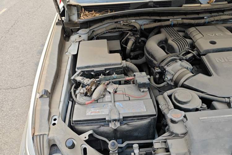 Used Nissan Patrol  Engine Bay Right