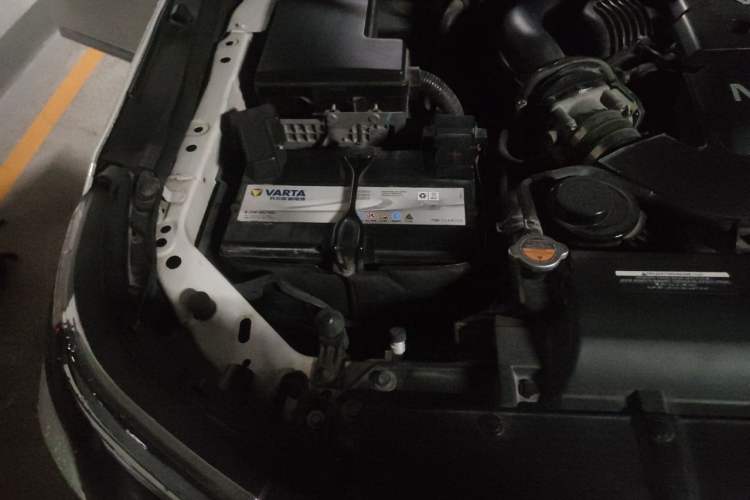 Used Nissan Patrol 2020 Y62 4.0 XE Middle East Engine Bay Right