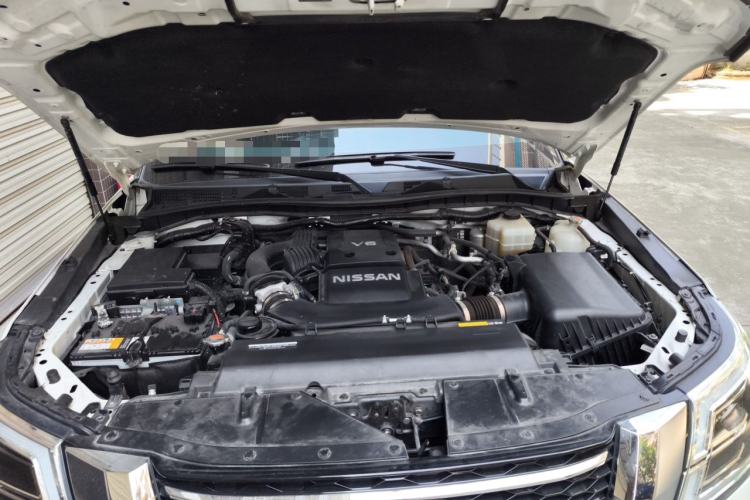 Used Nissan Patrol  Engine Bay