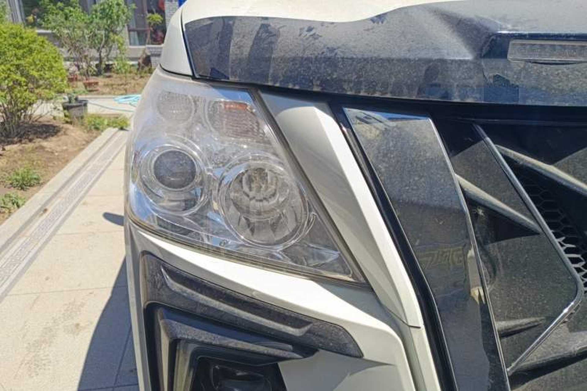 Used Nissan Patrol  Right Front Headlight