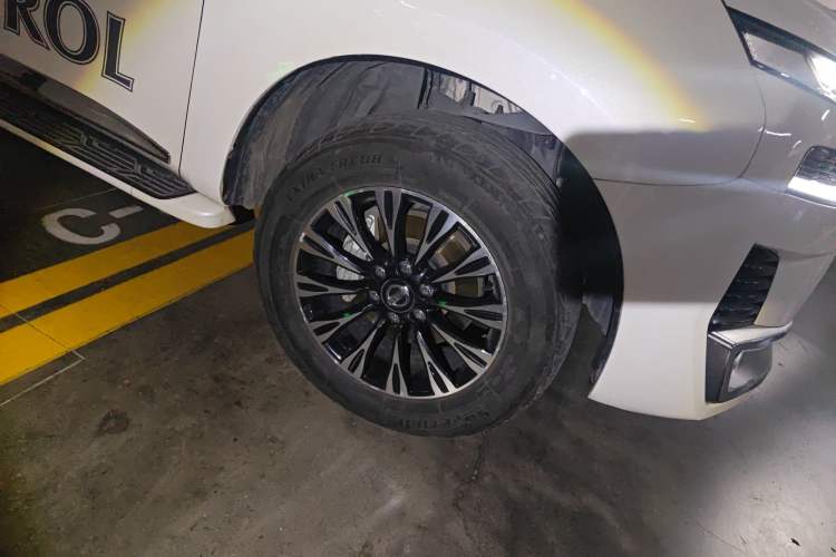 Used Nissan Patrol 2020 Y62 4.0 XE Middle East Right Front Wheel Hub
