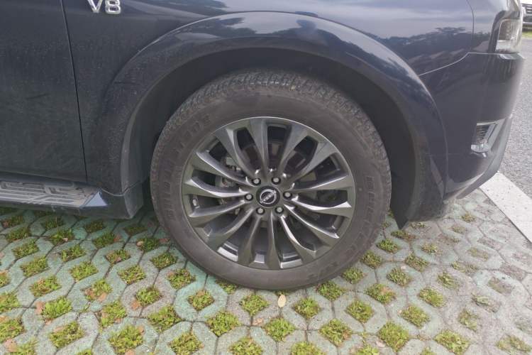 Used Nissan Patrol 2023 ARMADA 5.6L Invincible Fleet Flagship Edition Right Front Wheel Hub
