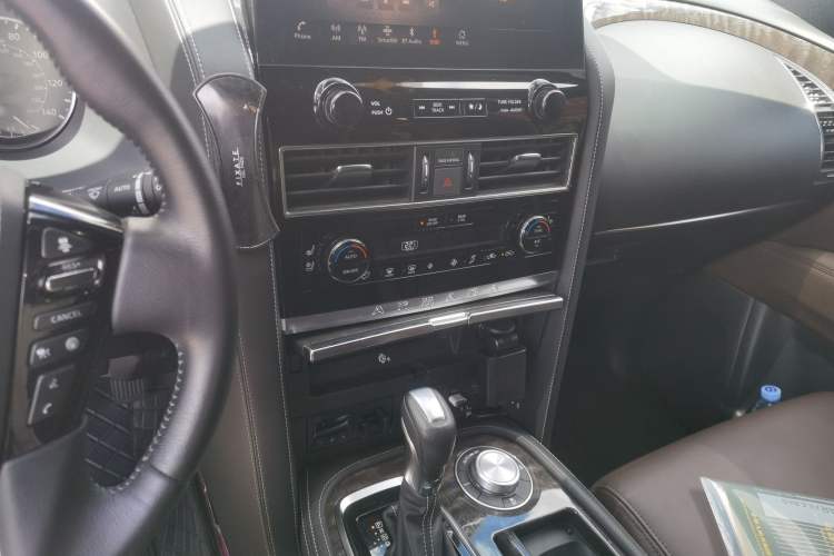 Used Nissan Patrol 2023 ARMADA 5.6L U.S.-Spec Model Audio And AC Panel