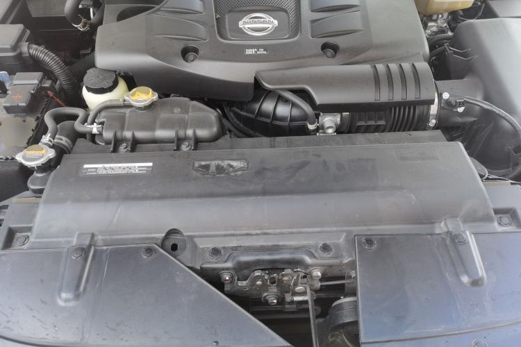 Used Nissan Patrol 2023 ARMADA 5.6L U.S.-Spec Model Engine Bay