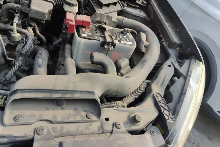 Used Nissan Qashqai 2008 20X LE CVT 2WD Engine Bay Left