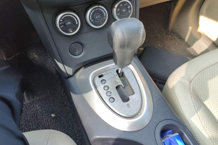 Used Nissan Qashqai 2008 20X LE CVT 2WD Gear Lever