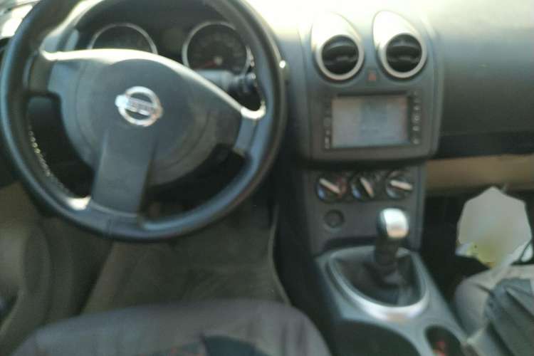 Used Nissan Qashqai 2008 16G Style 5MT 2WD Center Console
