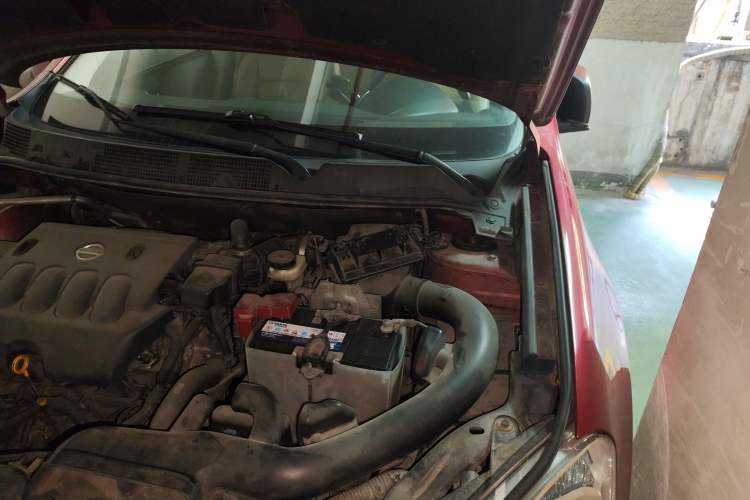 Used Nissan Qashqai 2008 20X LE CVT 2WD Engine Bay Left