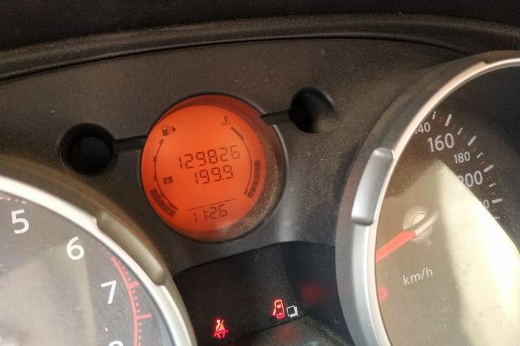 Used Nissan Qashqai 2008 16G Style 5MT 2WD Odometer Close Up