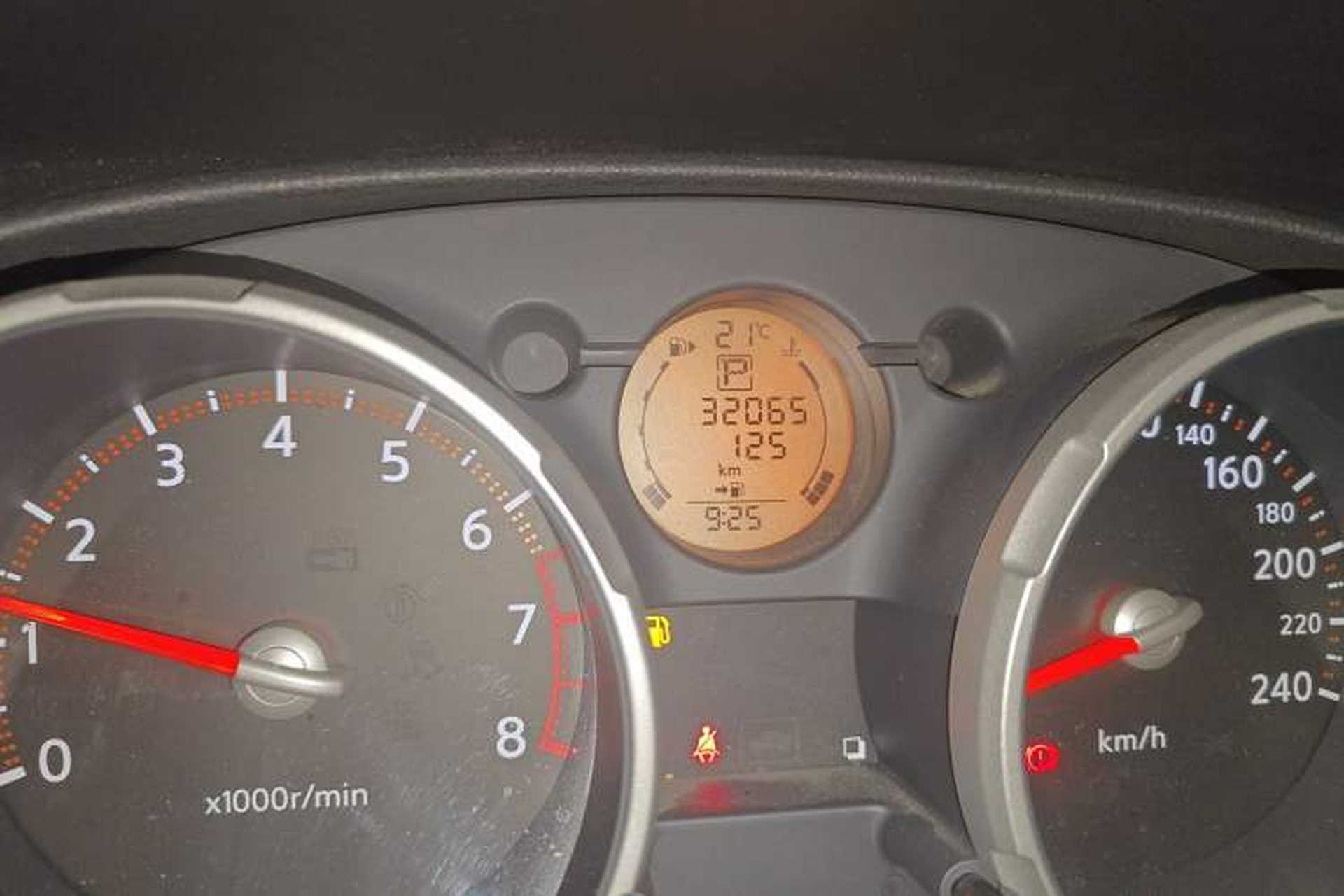 Used Nissan Qashqai 2008 20X LE CVT 2WD Odometer Close Up